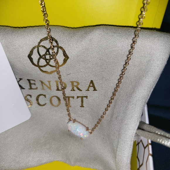 Kendra Scott Elisa RoseGold Necklace in Opal - Picture 2 of 3